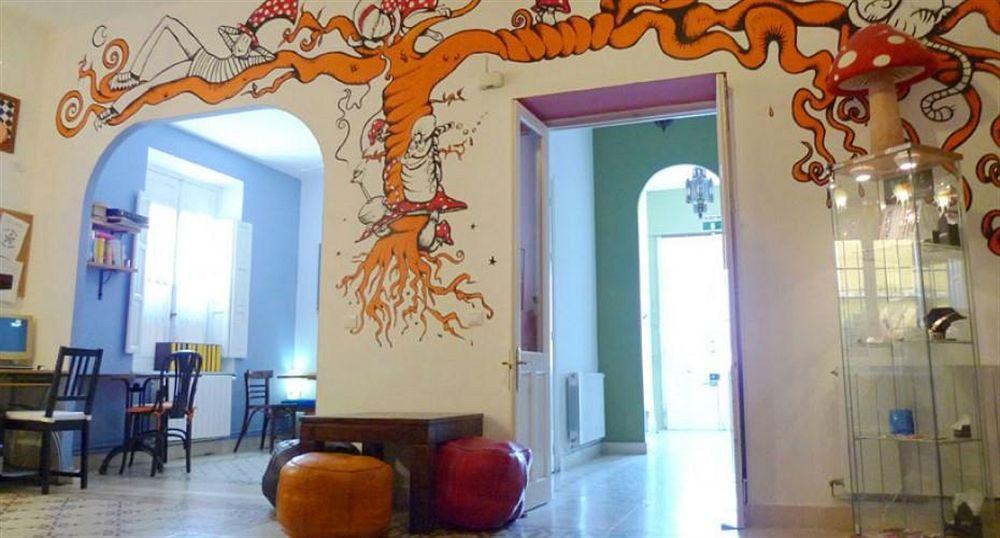 Villa Alicia Guest House Málaga Exterior foto The interior of the hostel