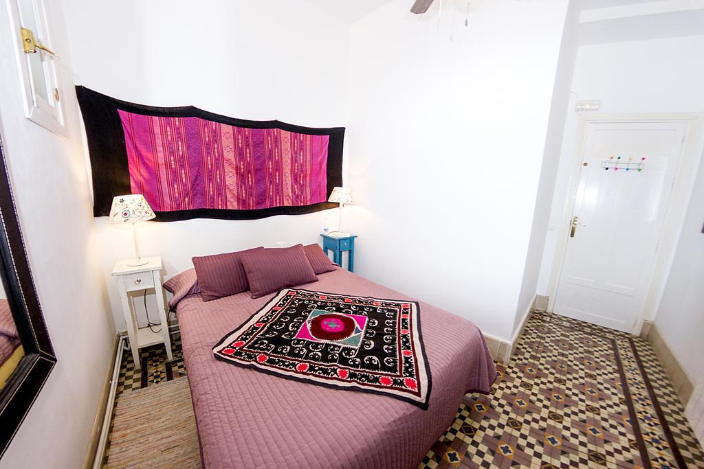 Villa Alicia Guest House Málaga Exterior foto A room at the hotel