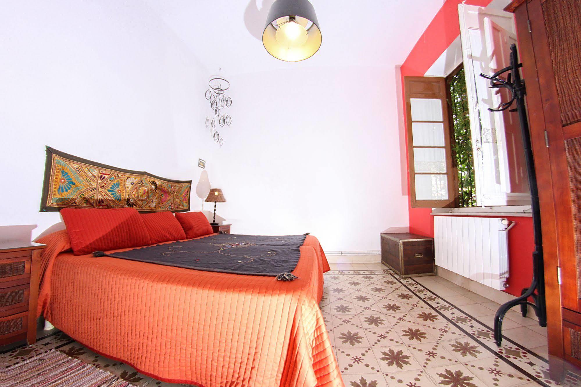 Villa Alicia Guest House Málaga Exterior foto A bedroom