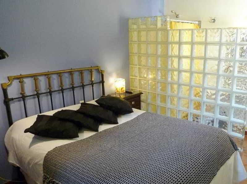 Villa Alicia Guest House Málaga Exterior foto A room at the hotel